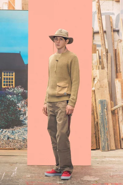 Look 13